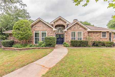 800 Shady Glen Court Fort Worth, TX 76120