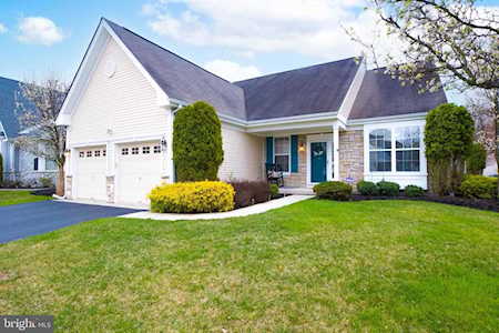 10 Goldenrod Ln Marlton, NJ 08053