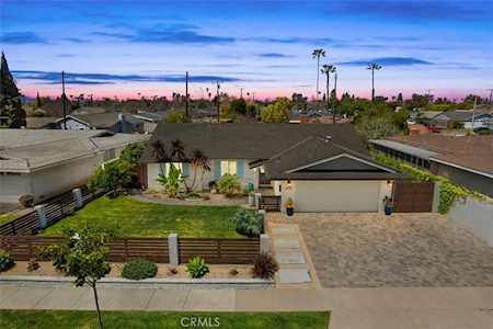 3009 Royal Palm Dr Costa Mesa, CA 92626