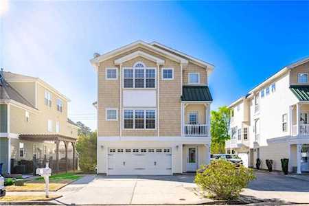 908 12th St Virginia Beach, VA 23451