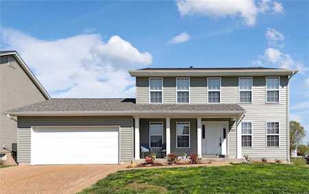 1204 Quiet Woods Dr St Peters, MO 63376
