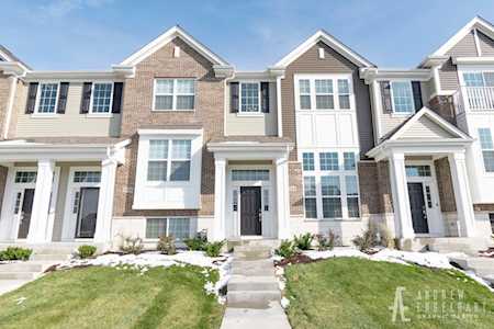 2910 Madison Dr Naperville, IL 60564