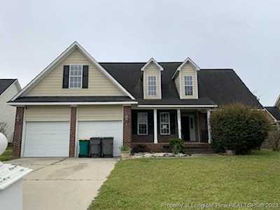 5221 Roy C Stallings Jr St Hope Mills, NC 28348