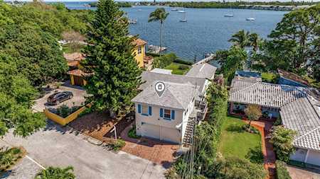 334 Ling A Mor TERRACE S St. Petersburg, FL 33705