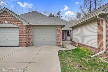 21437 Archwood Circle Farmington Hills, MI 48336