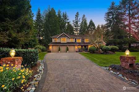 3315 261st Ave SE Sammamish, WA 98075