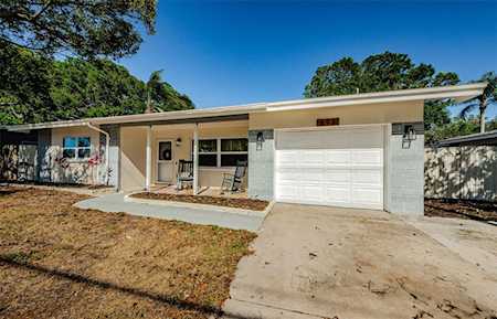 693 Patricia Ave Dunedin, FL 34698