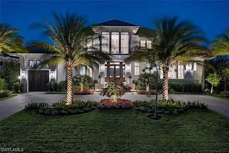 1675 Gordon Dr Naples, FL 34102
