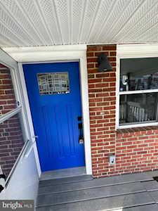 4014 Saint Monica Dr Dundalk, MD 21222