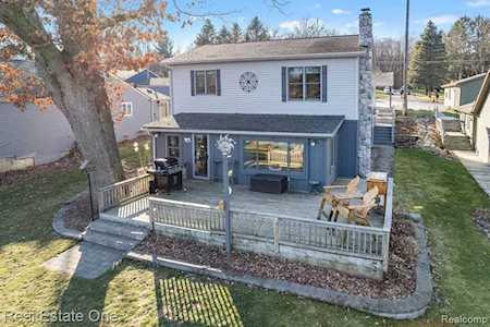 5888 Bullard Rd Hartland Twp, MI 48430