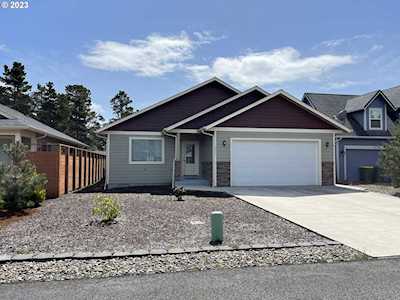 2051 Royal Saint Georges DR Florence, OR 97439
