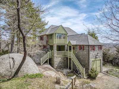 11 Adams Hill Rd Gloucester, MA 01930
