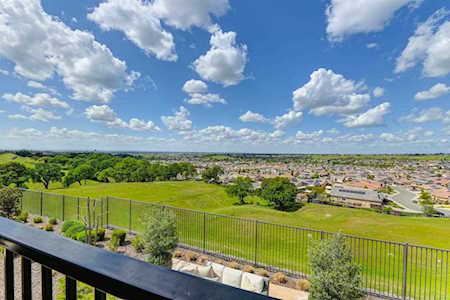 2325 Ranch View Court Rocklin, CA 95765