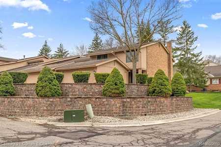 7492 Pebble Ln West Bloomfield Twp, MI 48322