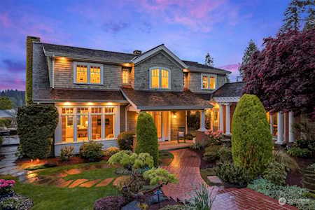 9278 Allens Cove Ln NE Bainbridge Island, WA 98110