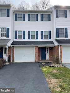 421 Crosswinds Dr Lititz, PA 17543