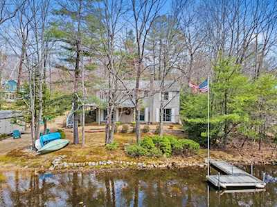 16 Dustin Dr Barnstead, NH 03225