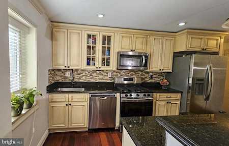 4114 Mangalore Dr #101 Annandale, VA 22003