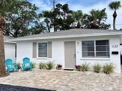 1137 N Moonmist Ct #L-7 Sarasota, FL 34242