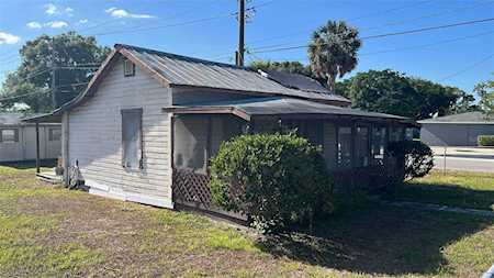 1303 8th St SW Winter Haven, FL 33880
