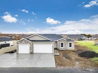 605 Valley Circle Hagerman, ID 83332