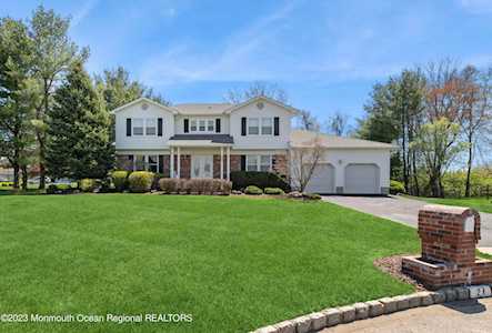 21 Dunn Dr Marlboro, NJ 07746