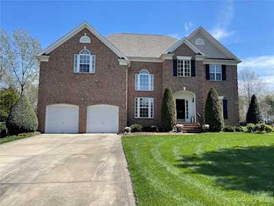 6017 The Meadows Ln Harrisburg, NC 28075