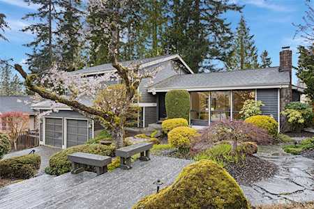 5815 142nd Place SE Bellevue, WA 98006