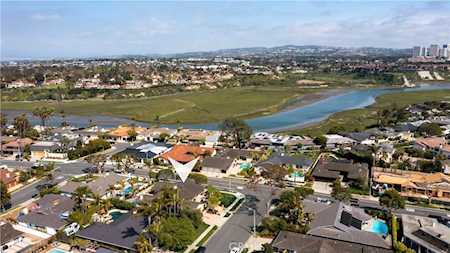 1800 Sandalwood Ln Newport Beach, CA 92660