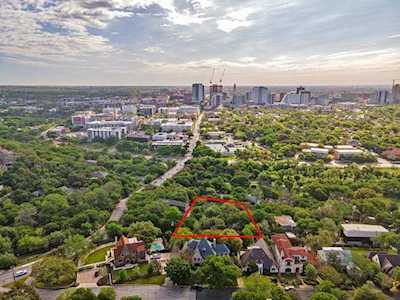 2307 Windsor RD #2 Austin, TX 78703