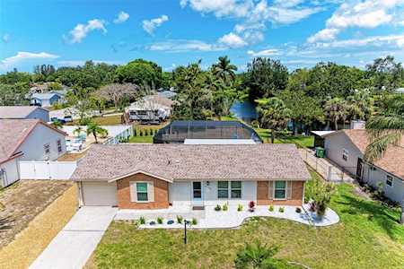 6504 39th Ave W Bradenton, FL 34209