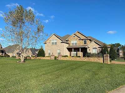 128 Roanoke Station Cir Clarksville, TN 37043
