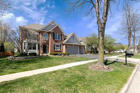 2233 Brookwood Dr South Elgin, IL 60177