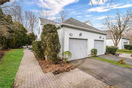 72 Brook Hills Circle White Plains, NY 10605