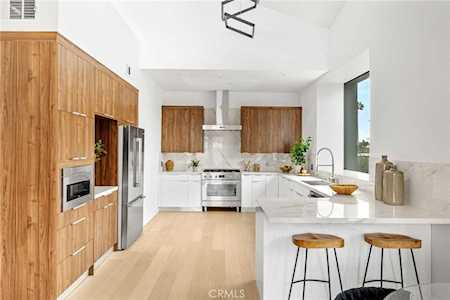 528 N Flores St. #101 West Hollywood, CA 90048