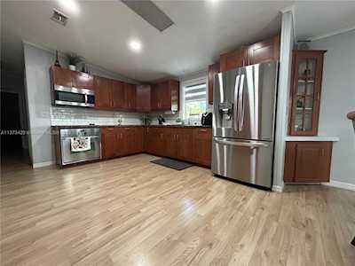19800 SW 180th Miami, FL 33187