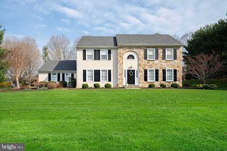 6 Hobson Dr Hockessin, DE 19707