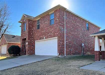 3313 Versante Drive Bedford, TX 76021