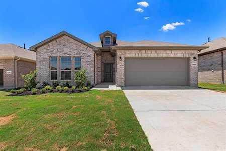 209 DRUMCLIFFE Drive Fort Worth, TX 76052