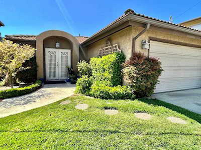 1839 Molino Ave #1 Signal Hill, CA 90755
