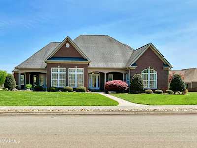 170 E Port Dr Lenoir City, TN 37772