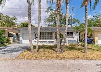 6291 SW 8th St North Lauderdale, FL 33068