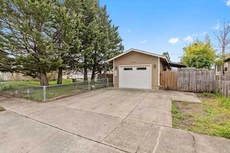 731 SW J St Grants Pass, OR 97526