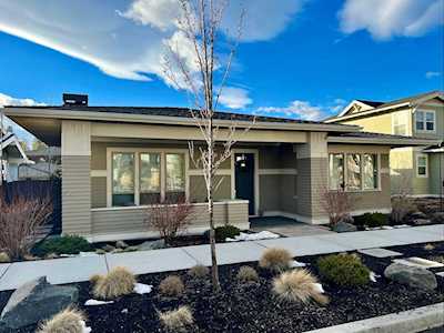 1703 NW Fields St Bend, OR 97703