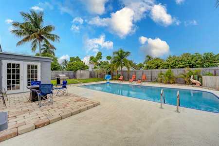 171 SE 27th Way Boynton Beach, FL 33435
