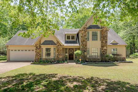 8533 E Chippingham Dr Memphis, TN 38016