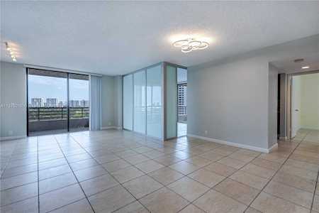 3300 NE 191st St #1212 Aventura, FL 33180