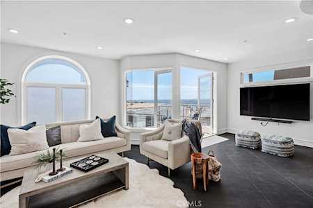 225 Rosecrans Place Manhattan Beach, CA 90266