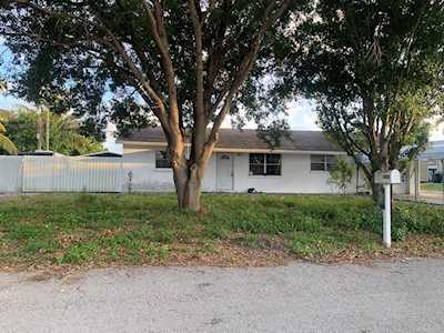 9220 Artist Place Lake Worth, FL 33467
