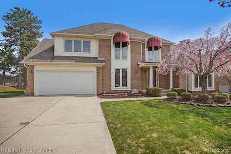 20696 Ellen Dr Livonia, MI 48152